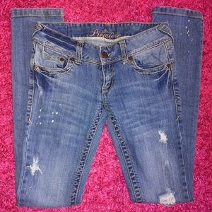 Light washed distressed jeans